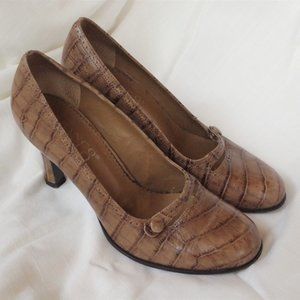 Franco Sarto neutral tan leather pumps, sz. 7.5